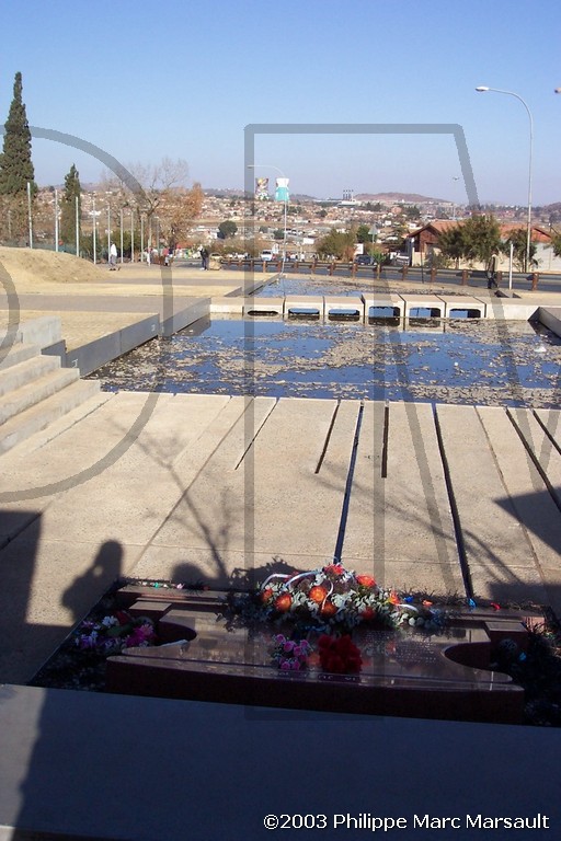 /ecran/01_SOWETO_002.jpg